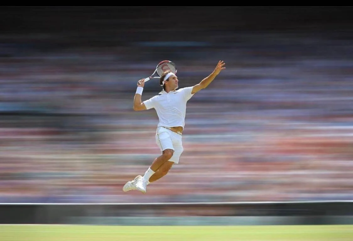 费德勒回归赛场，比分优势明显首场状态亮眼，IG观众沸腾！