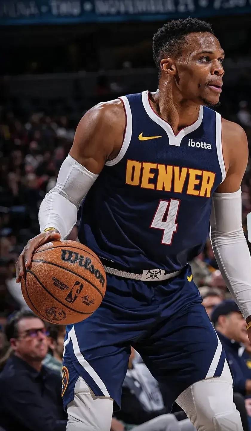 穆雷在皇家马德里比赛中关键助攻，大胜引发热议！的简单介绍