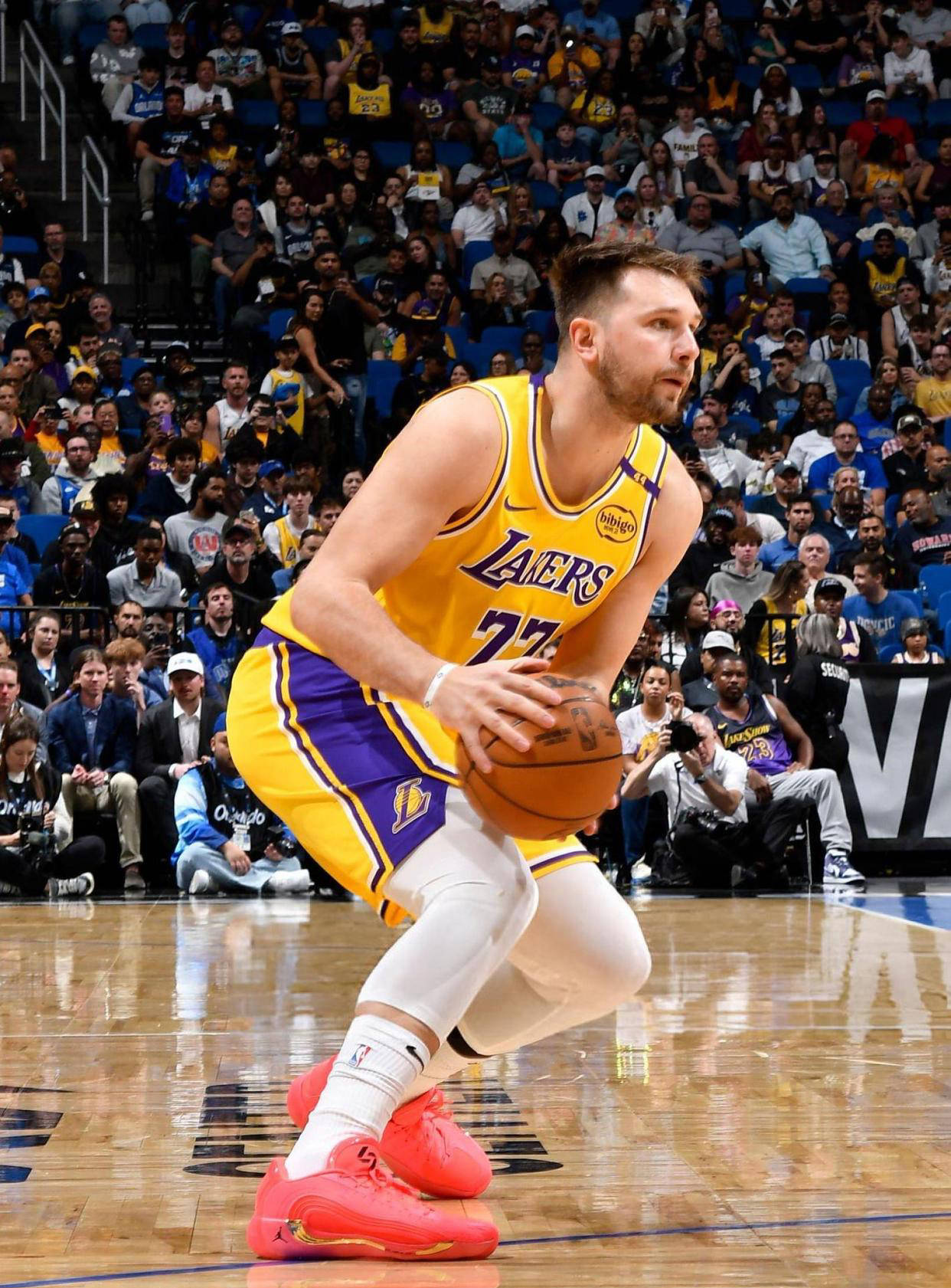 东契奇遭遇十五连败，日本队教练面临压力！